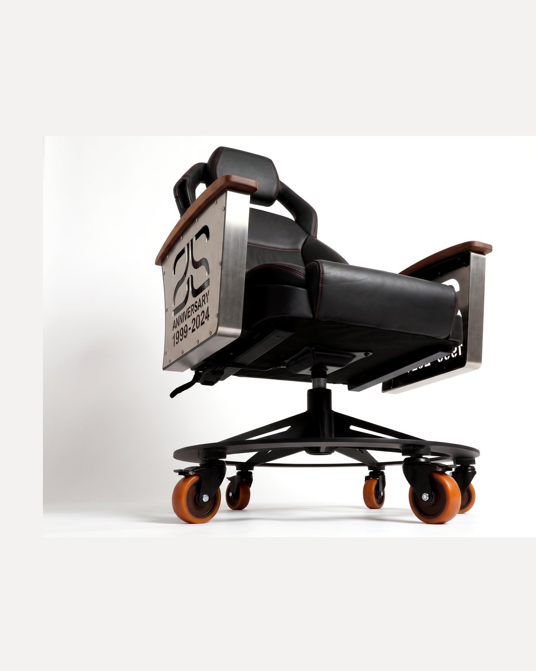 Lamborghini Gallardo car-seat office chair by AutoStuhl — The Sant'Agata V10 Commission, view 2